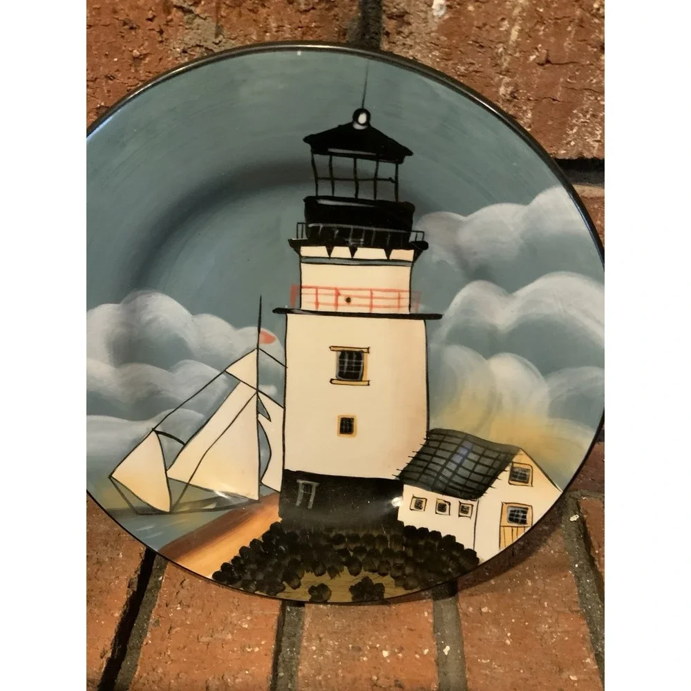 Sakura By‎ The Sea Lighthouse 8.5